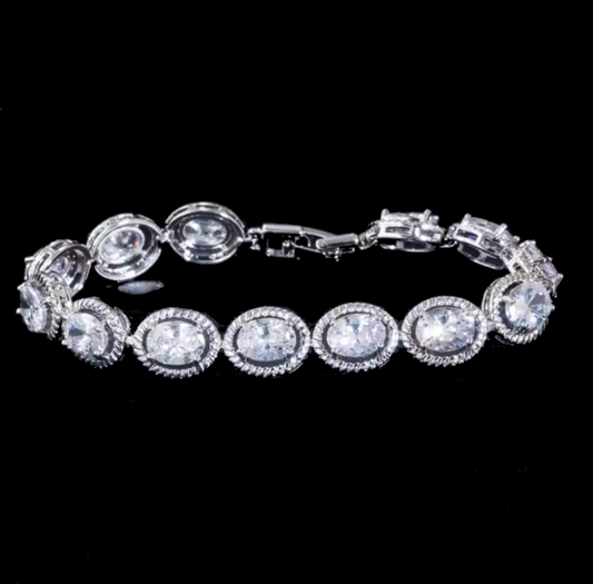 Oval shaped crystals bracelet